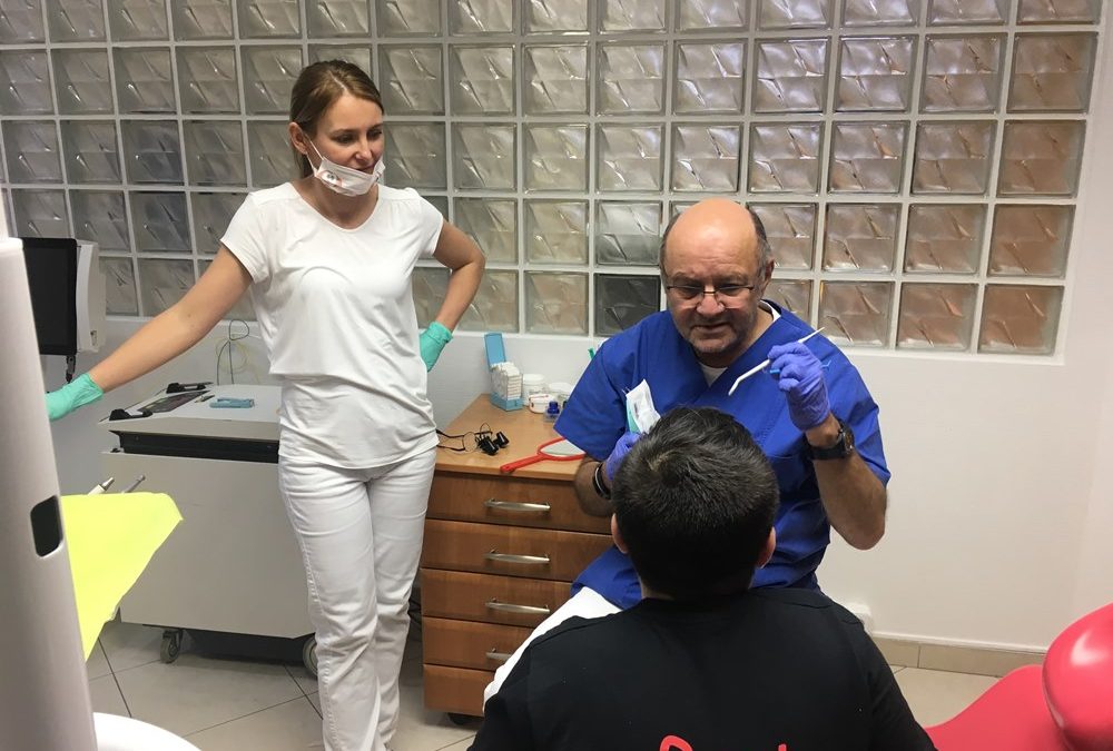 Fogászati kontroll és kezelés hátrányos helyzetű gyermekek részére, dr Frank Kannmann doktorbácsinál